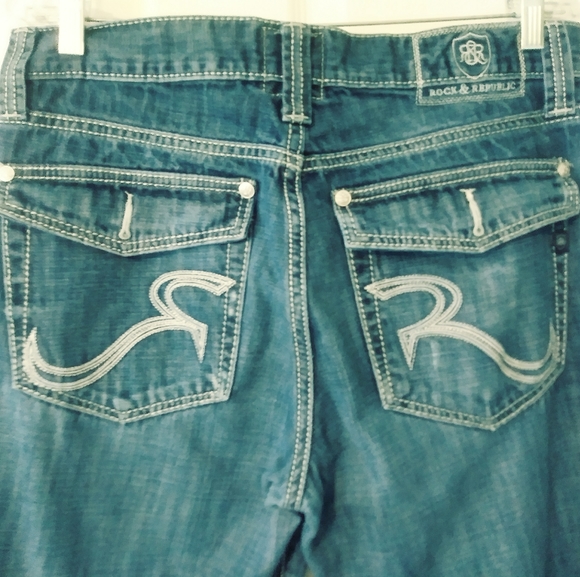 ROCK&REPUBLIC AUTHENTIC JEANS๐๐๐A FABULOUS GIFT GIVING!!๐๐ถ - Picture 4 of 4
